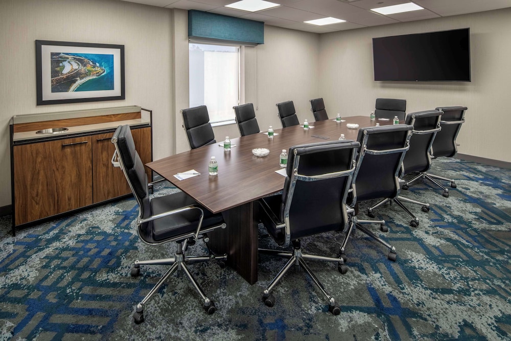 Hampton Inn Long Island Commack - photo 34