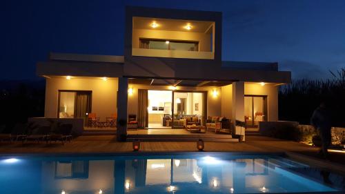 Sea Queen Villa — 4-Star Luxury Hotel in Daratsos, Greece