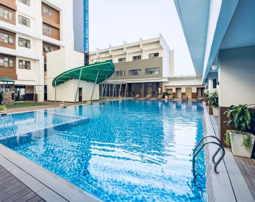 LD Cozy Condo Unit near Cebu IT Park Pool Gym Sauna — 4-Star Luxury Hotel in Cebu City, Philippines