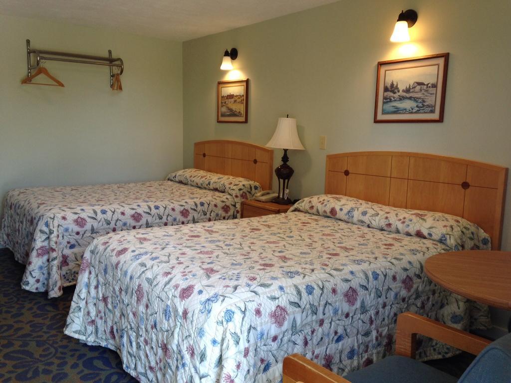 Admiral Motel - photo 17