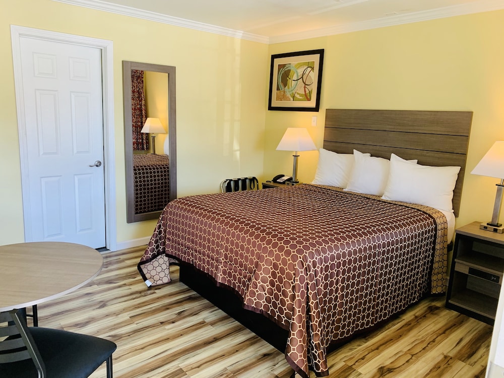 Central Coast Inn - photo 10