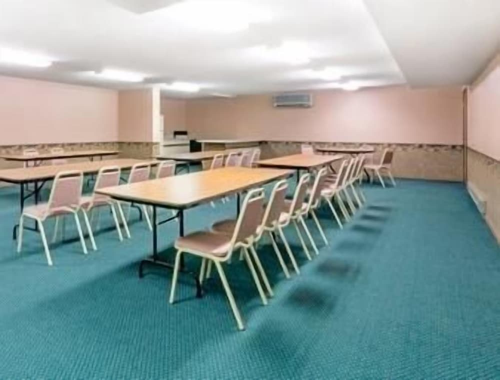 Super 8 by Wyndham Milbank SD - photo 29