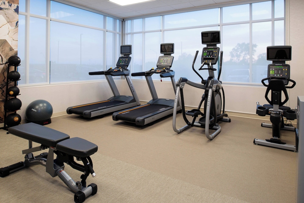 Springhill Suites Kansas City Northeast - photo 38