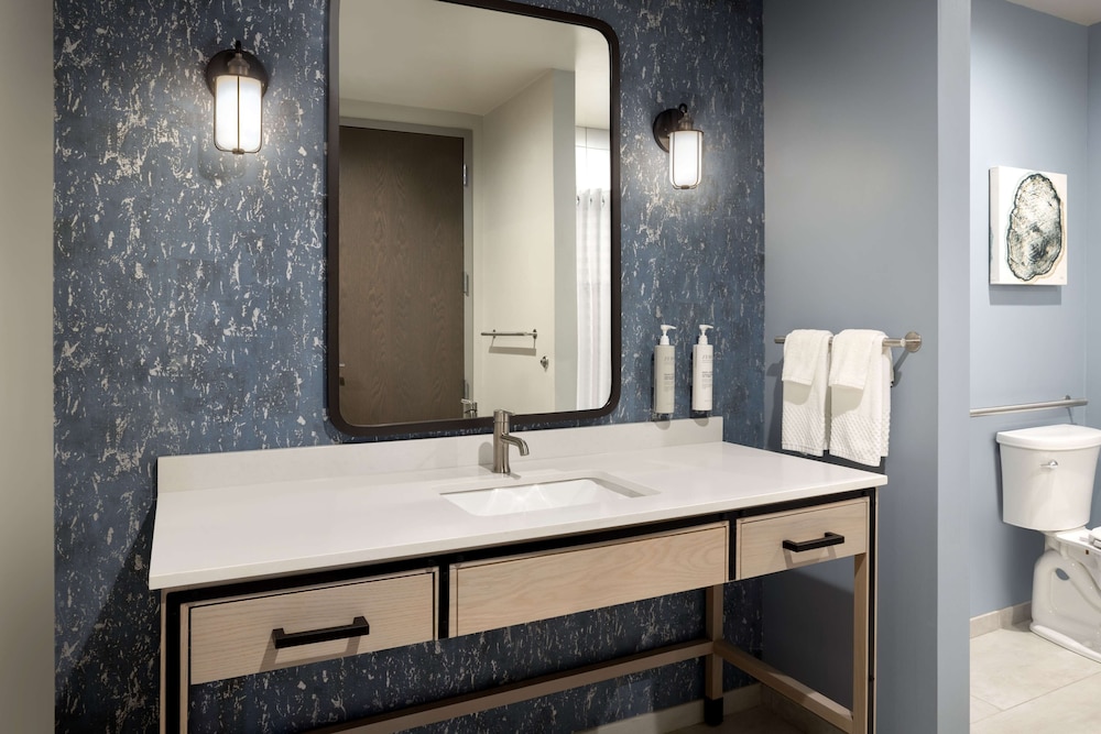 Embassy Suites by Hilton Bowling Green - photo 26
