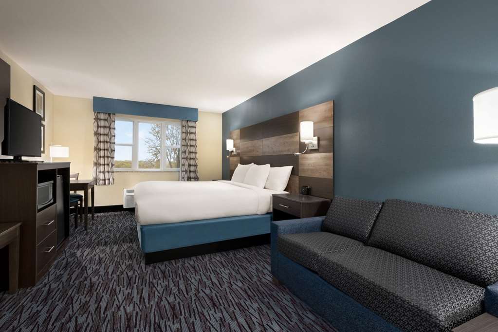 AmericInn by Wyndham Dodgeville - photo 21