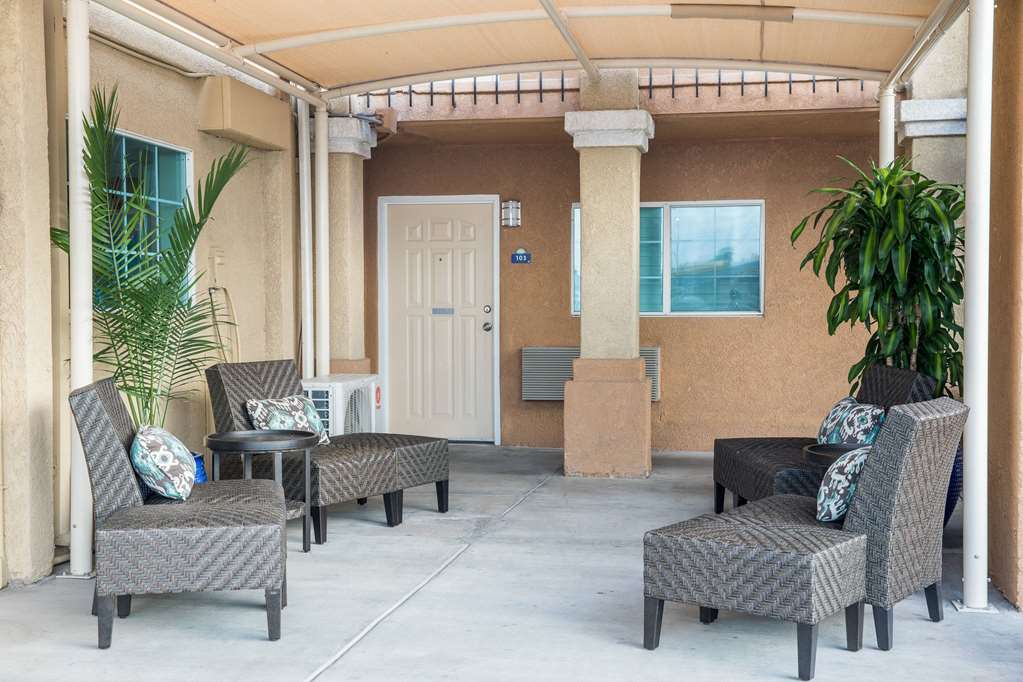 Days Inn by Wyndham El Centro - photo 13