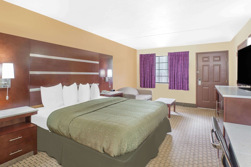 Days Inn by Wyndham Fayetteville - photo 7