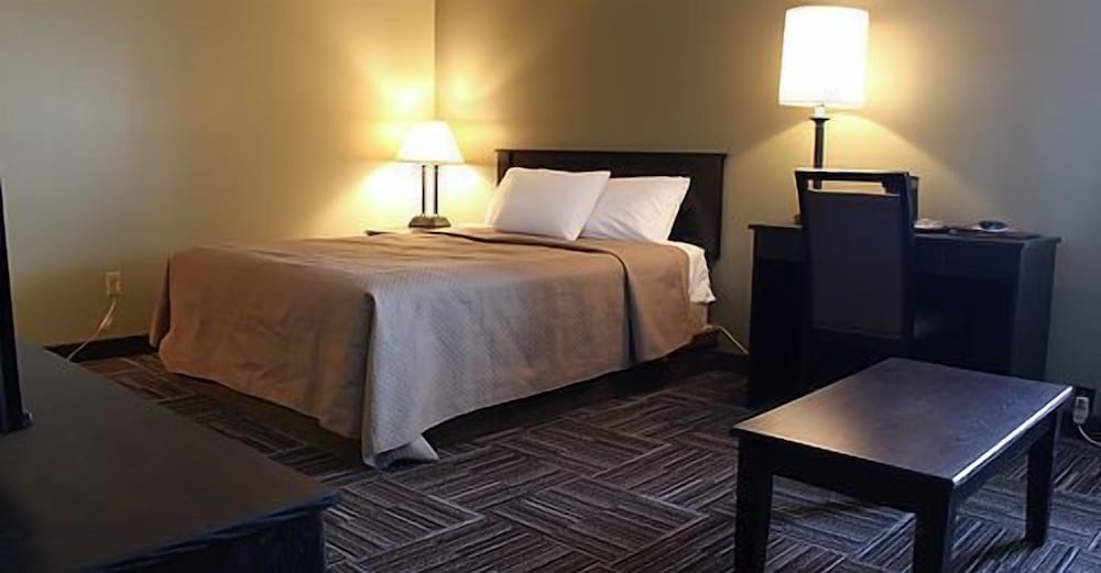 Sunlac Inn Devils Lake - photo 20