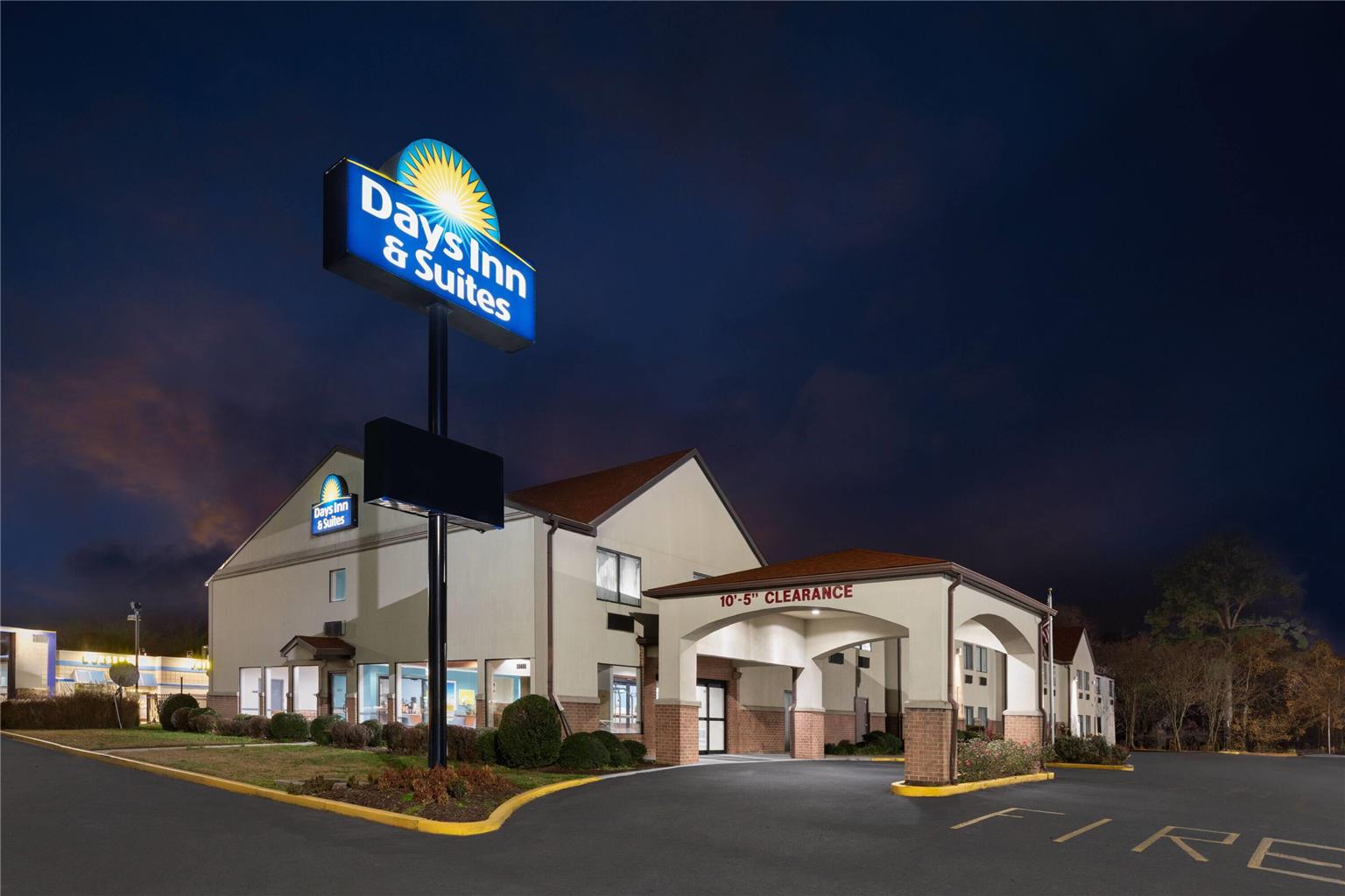 Days Inn & Suites by Wyndham Seaford - photo 2