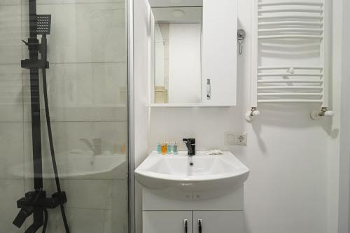 Cozy Central Apartment By Wehost
