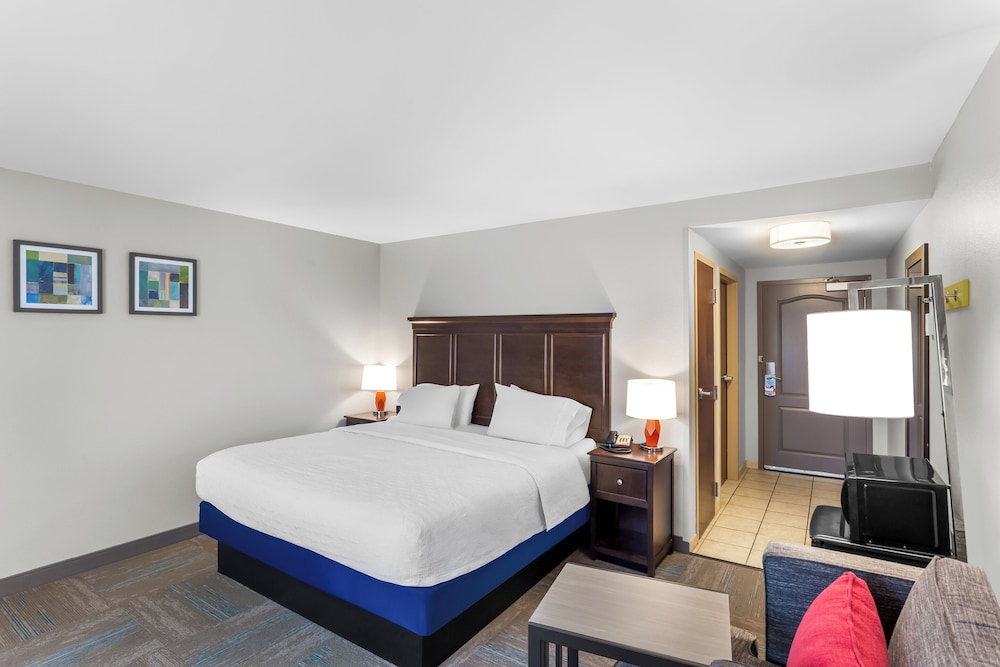 Hampton Inn Huntington University Area - photo 11