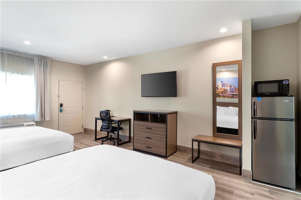 Clarion Pointe Spring Houston North - photo 11