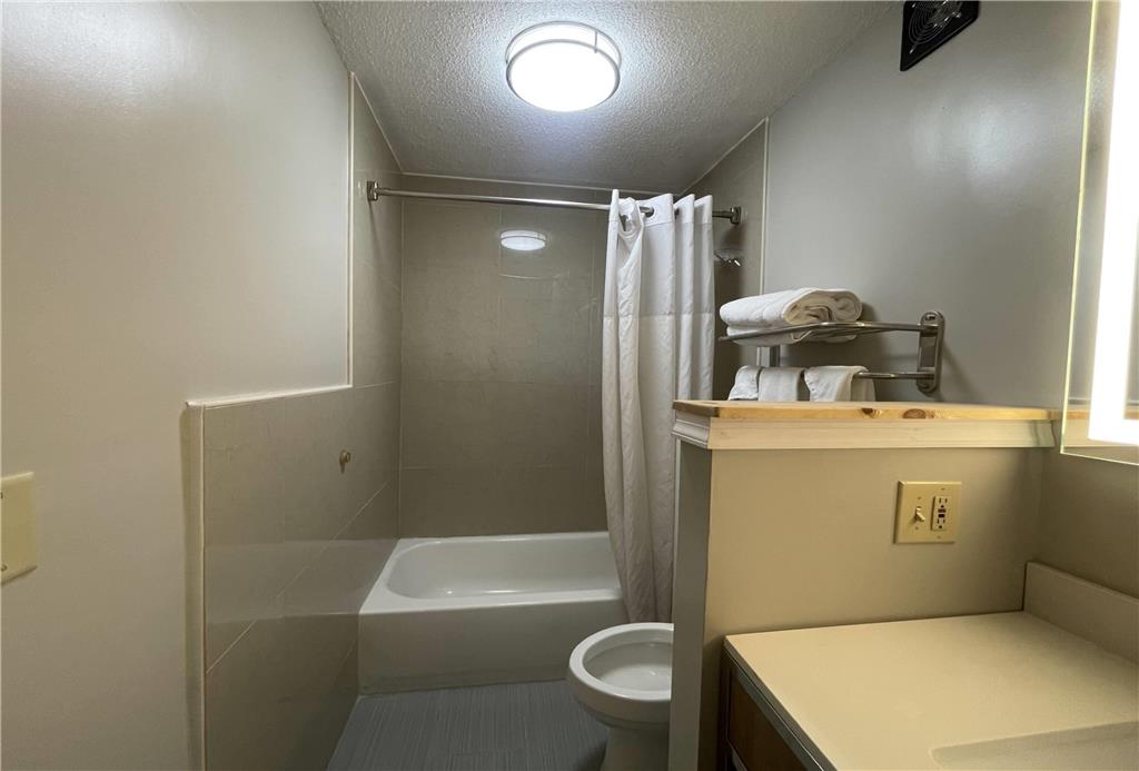 Days Inn & Suites by Wyndham York - photo 18