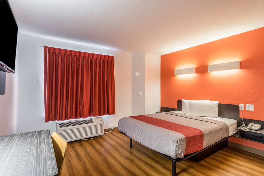 Motel 6 Harvey IL - photo 10
