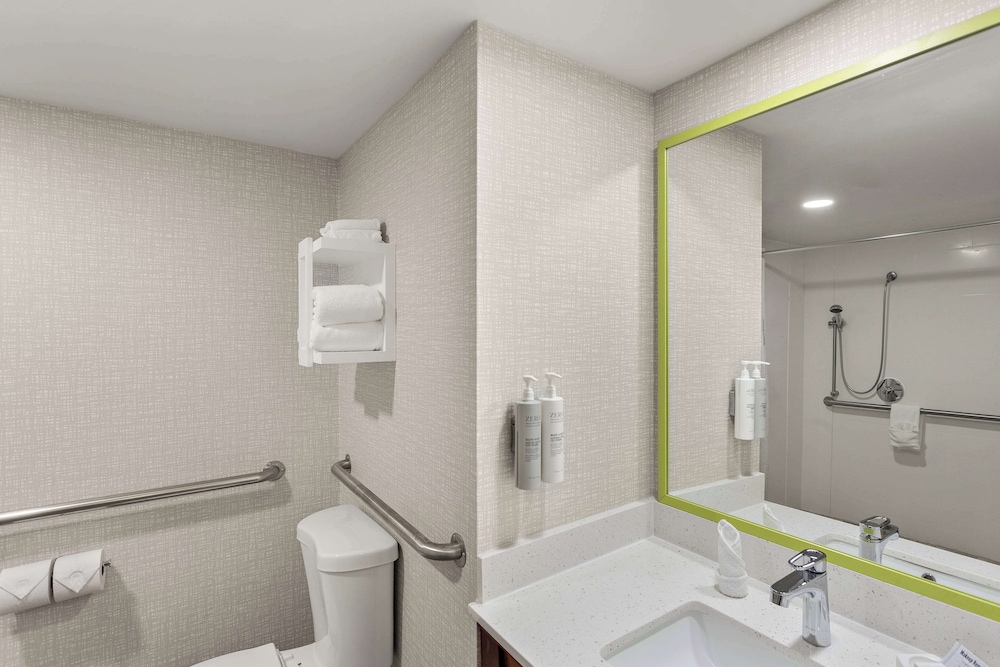 Hampton Inn Bridgeport Clarksburg - photo 25