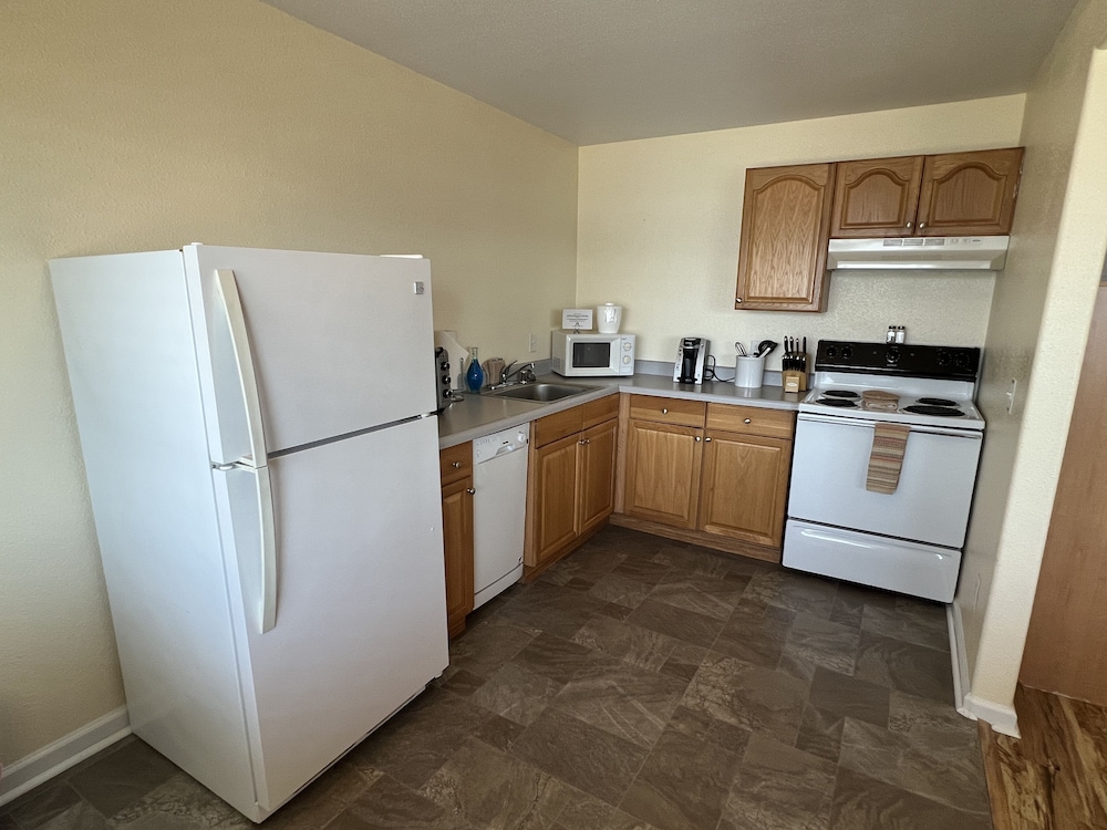 Clear Lake Cottages & Marina - photo 51