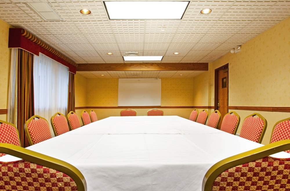 Candlewood Suites Grand Rapids Airport by IHG - photo 18