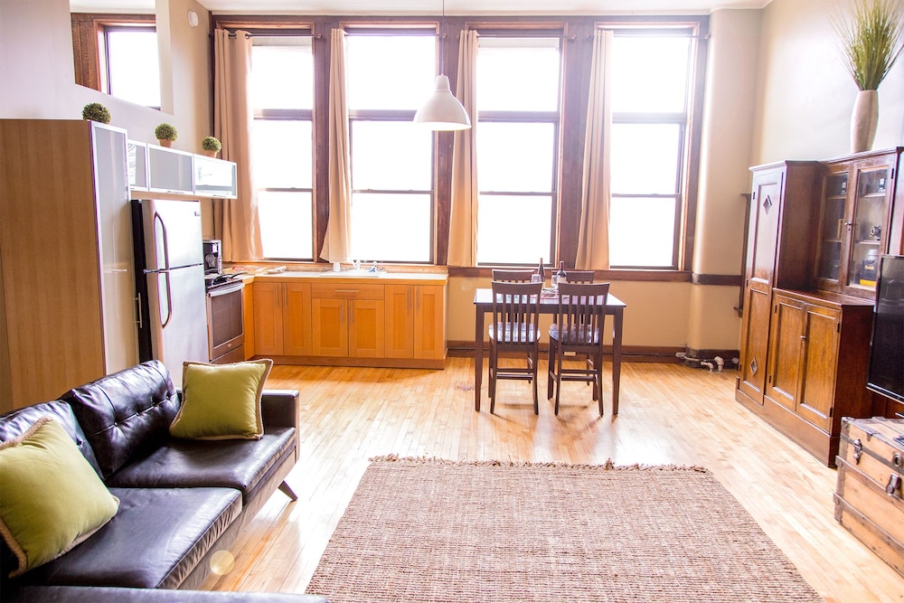 School 31 Lofts at Colors Studios - photo 122