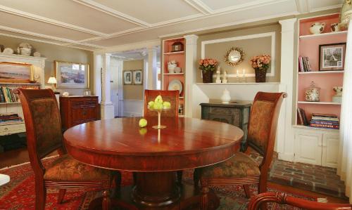 Beach & King Street Inn - photo 5