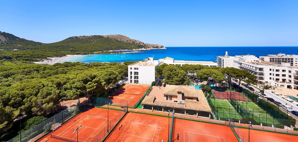 Hotel & Spa S'Entrador Playa — 4-Star Luxury Hotel in Cala Rajada, Spain
