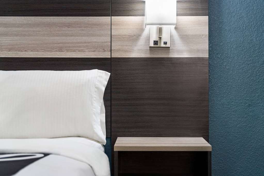La Quinta Inn by Wyndham Victoria - photo 39
