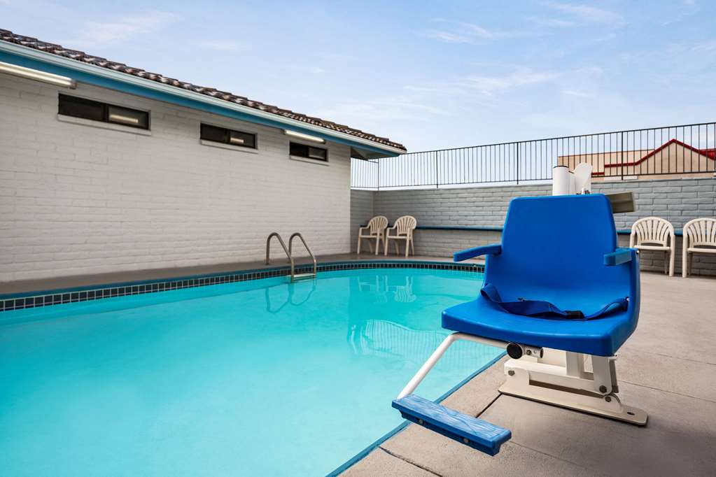Baymont by Wyndham Kingman - photo 9