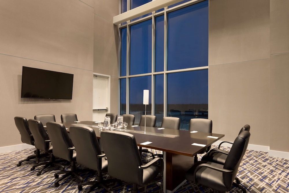 Embassy Suites by Hilton Kansas City Olathe - photo 43