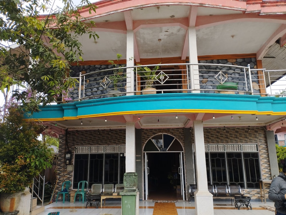 Hotel O Losmen Karunia Katingan Near Kantor Sekretariat PPK Katingan Kuala — hotel in Pagatan