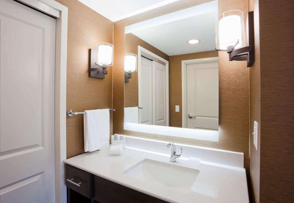 Homewood Suites by Hilton Davenport - photo 22