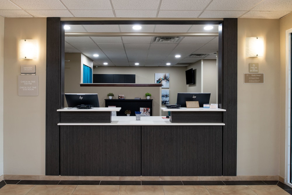 Candlewood Suites Olathe by IHG - photo 30