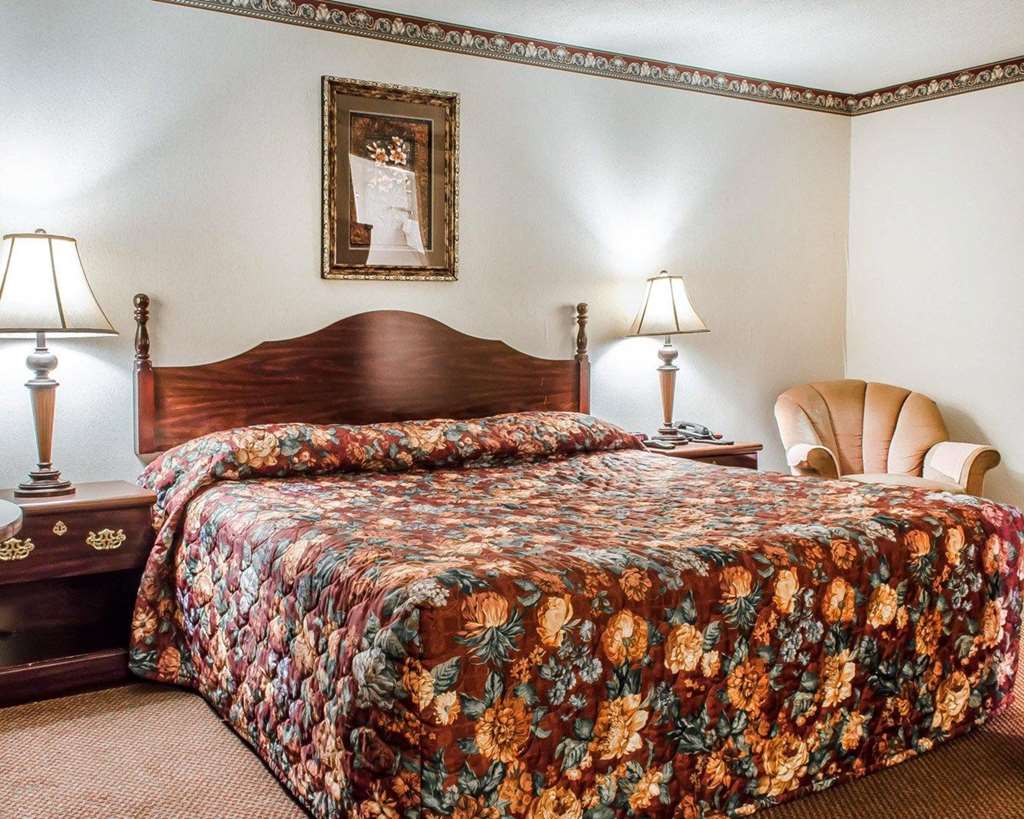 Econo Lodge Frackville - photo 13
