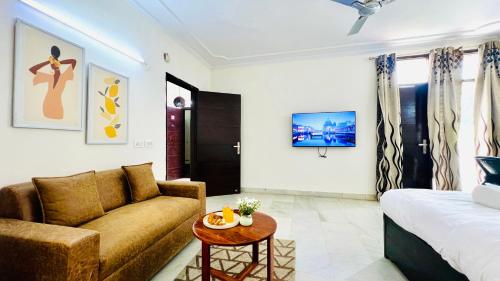 BluO Studio Defence Colony BathTub Kitchen — 4-Star Luxury Hotel in New Delhi, India