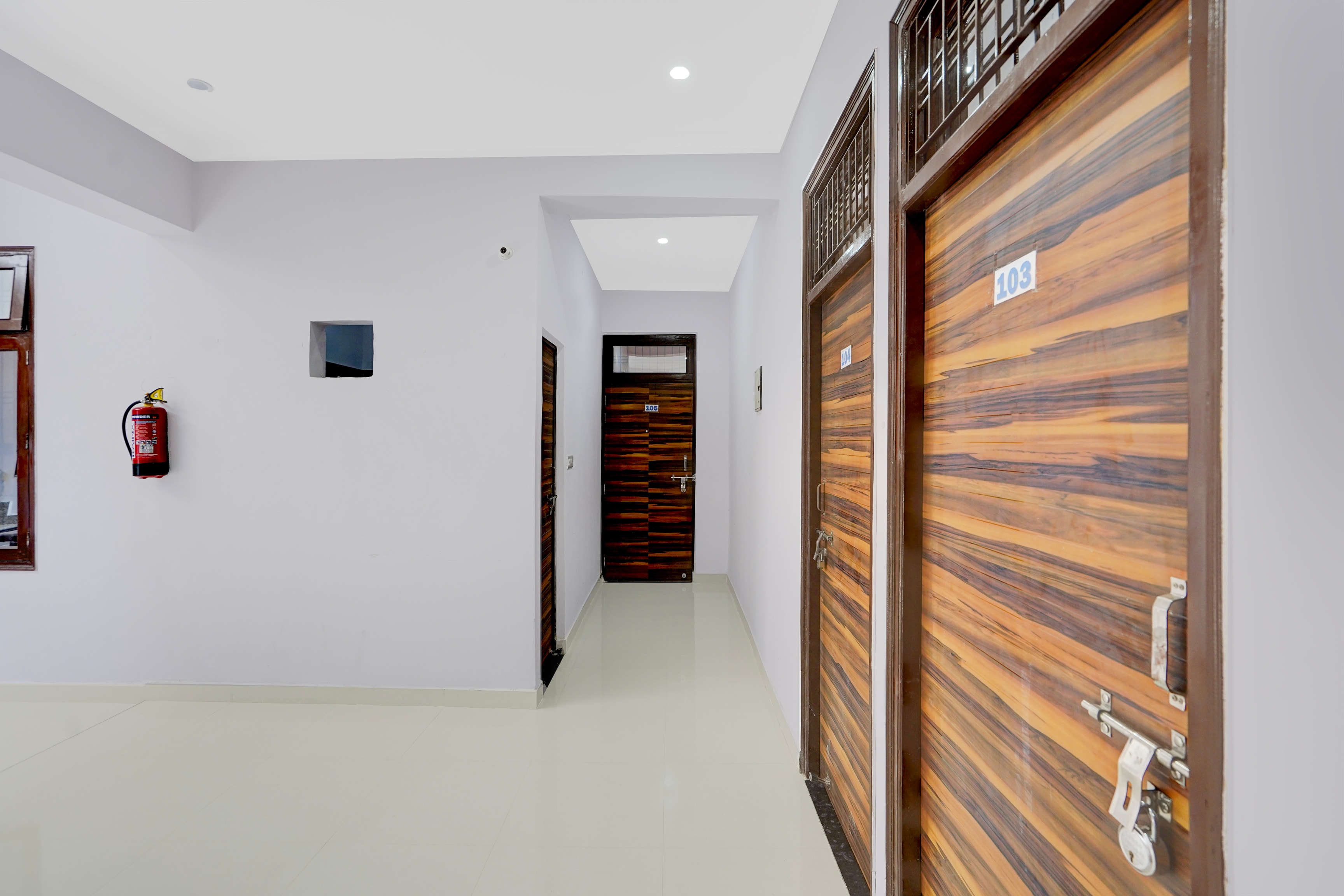 Spot On Samrat Hotel — Kanpur