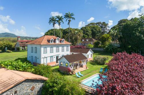 La Maison du Géreur voyage dans l'Histoire — 4-Star Luxury Hotel in Saint-Pierre, Martinique