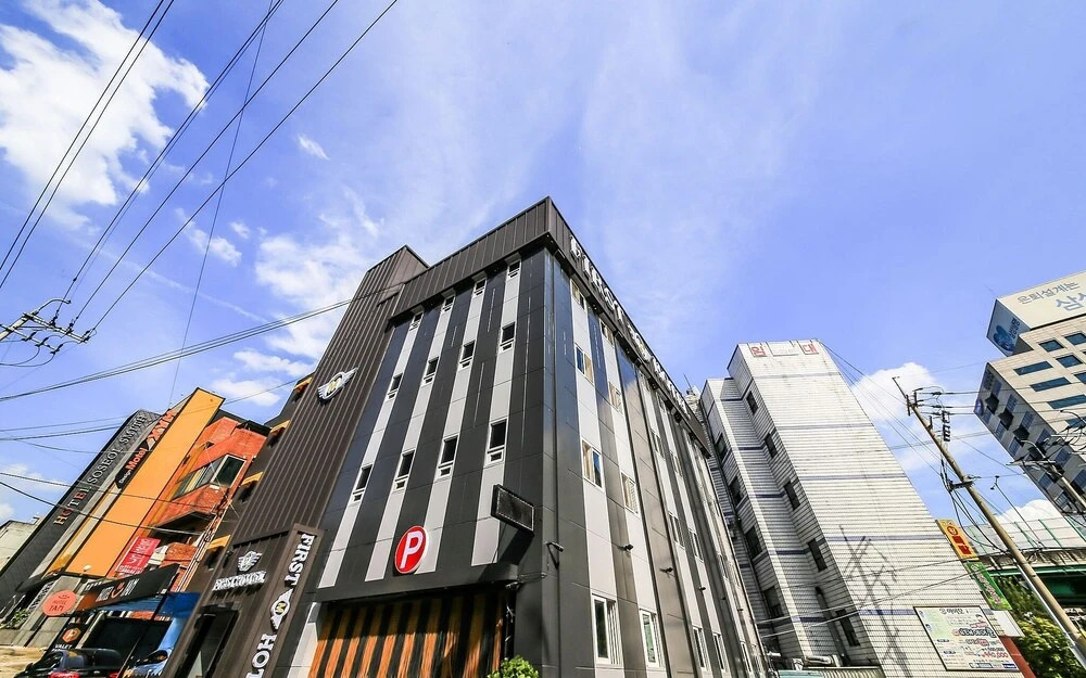 Suwon First M - carbon neutral hotel in Suwon