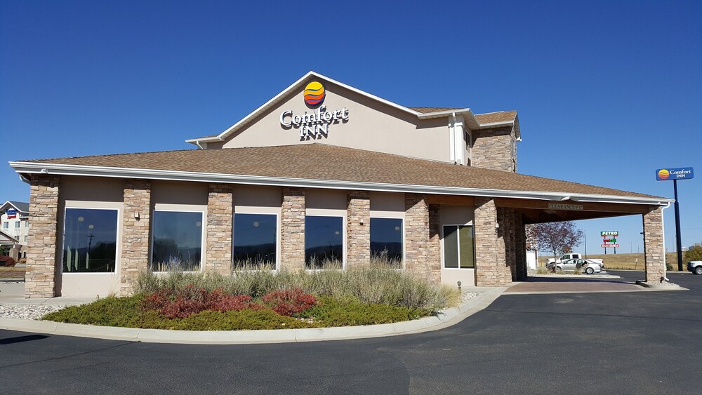 Comfort Inn & Suites Near University of Wyoming - carbon neutral hotel in Laramie