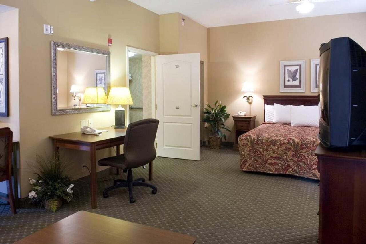 Homewood Suites by Hilton Pensacola Arpt - photo 10