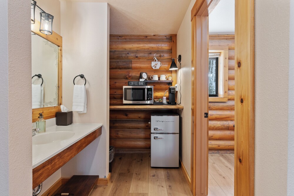 Duck Creek Village Inn - photo 81