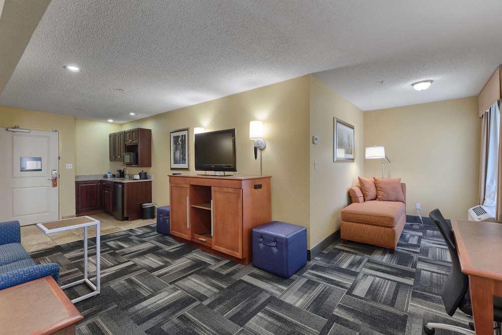 Hampton Inn Owensboro South - photo 20