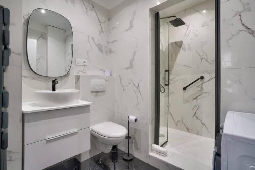 Magnifique appartement proche Tour Eiffel — 4-Star Luxury Hotel in Paris, France