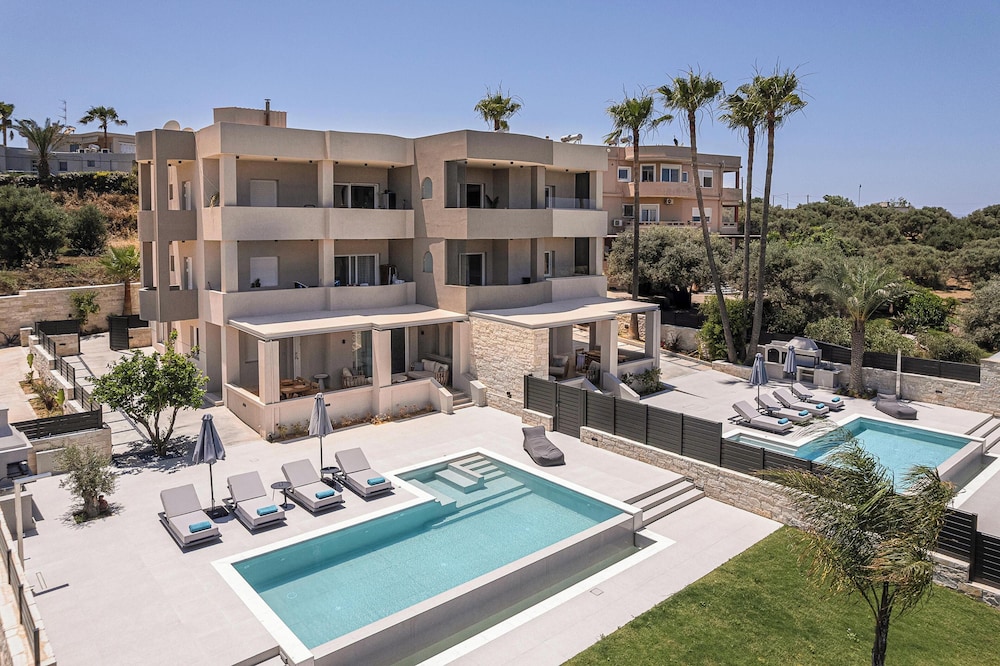 Kymélia Luxury Residences With Sea View — 4-Star Luxury Hotel in Galatas, Greece