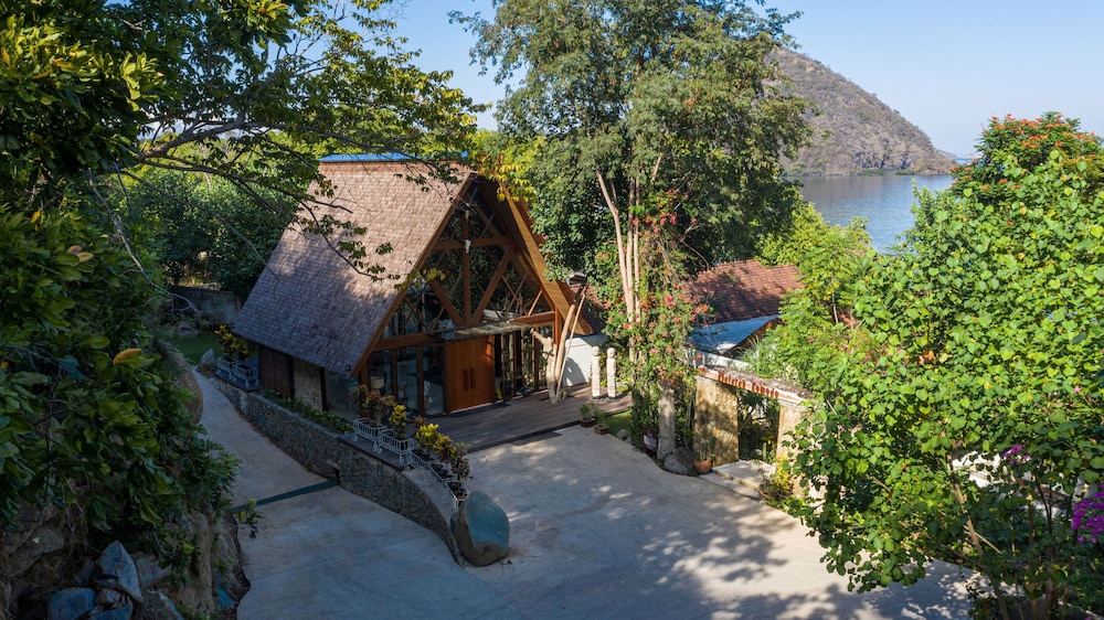Plataran Komodo Resort & Spa — Labuan Bajo — photo 3