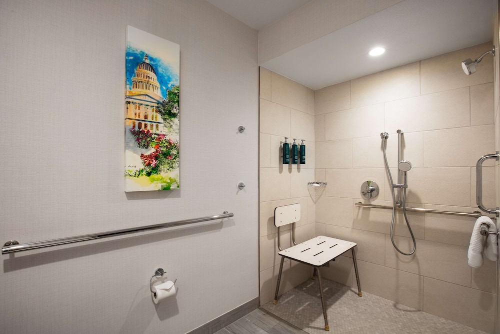 DoubleTree By Hilton Sacramento - photo 23