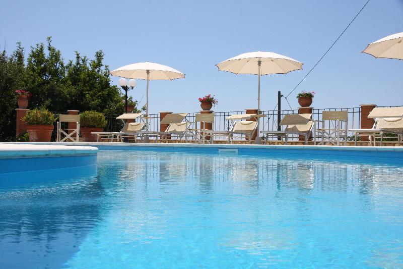 Villa Catalano — 4-Star Luxury Hotel in Paola, Italy