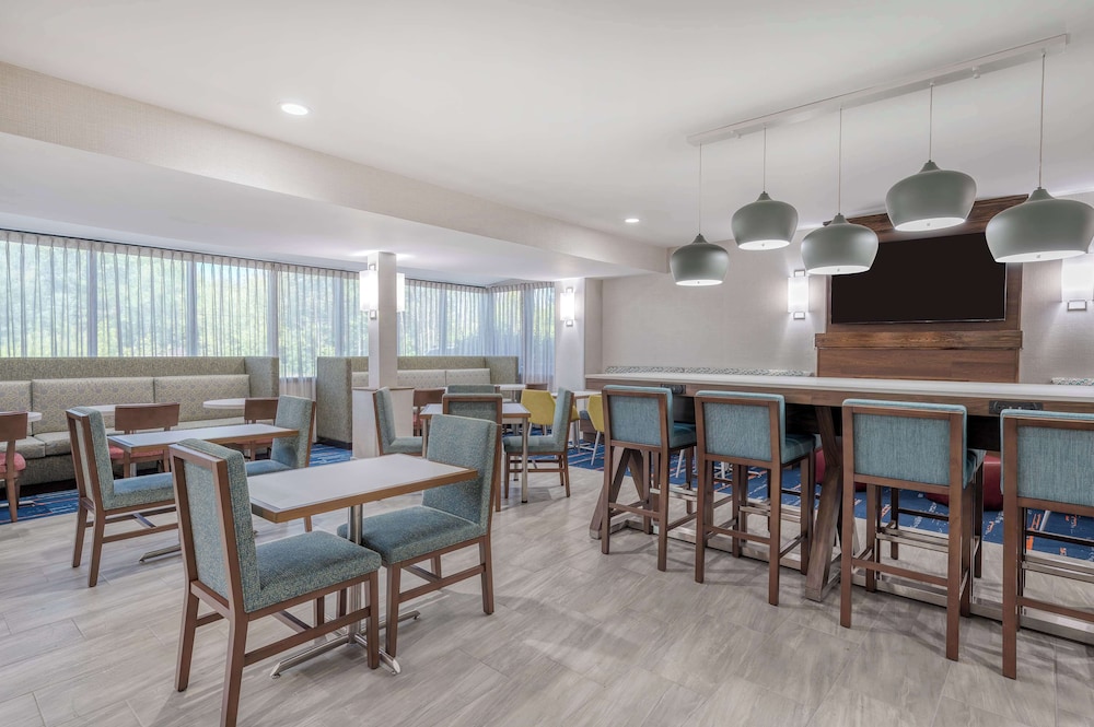 Hampton Inn New Philadelphia - photo 3