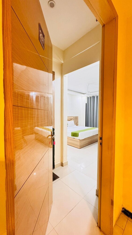 Sky Hotel — Bilaspur — photo 3