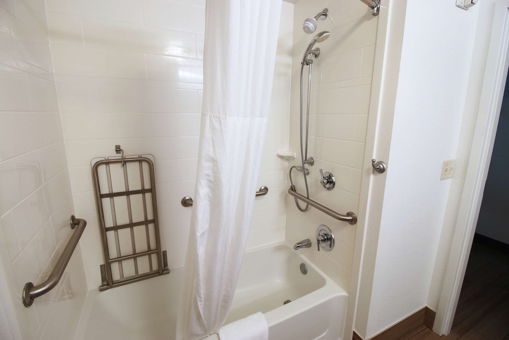Hampton Inn & Suites Palm Coast - photo 25