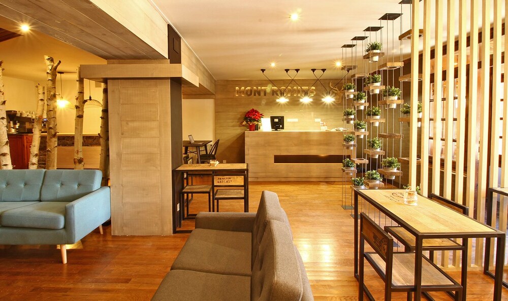 Hotel Yoy Mont Romies