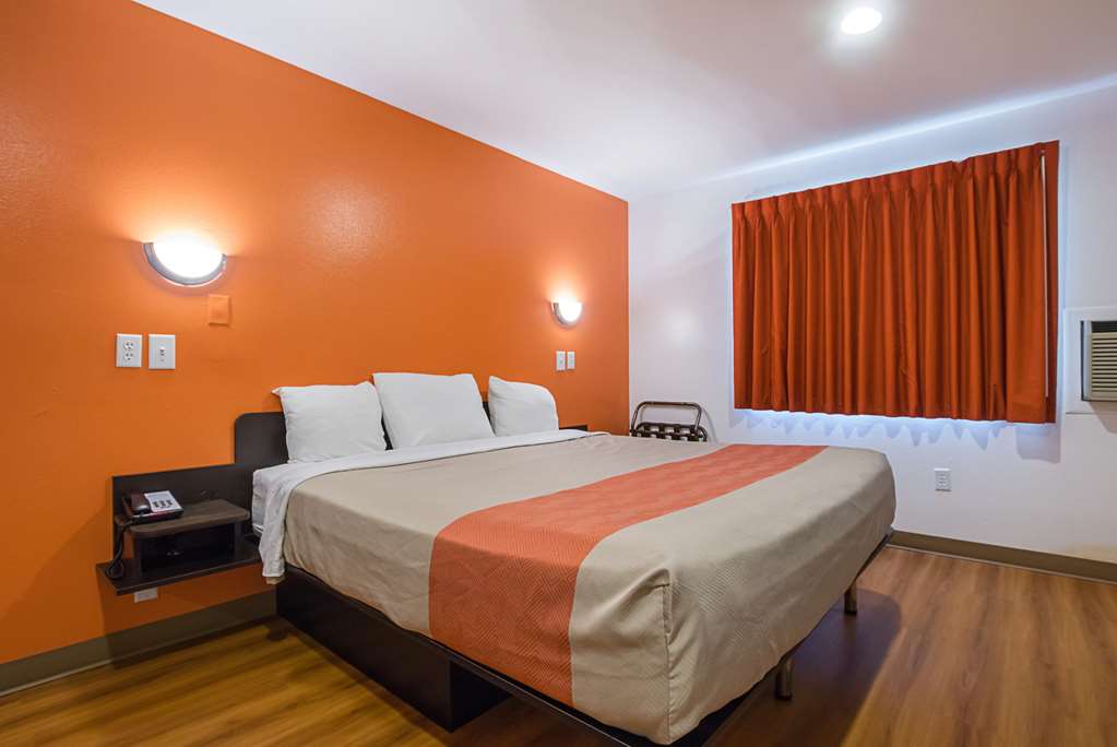 Motel 6 Marshalltown IA - photo 4