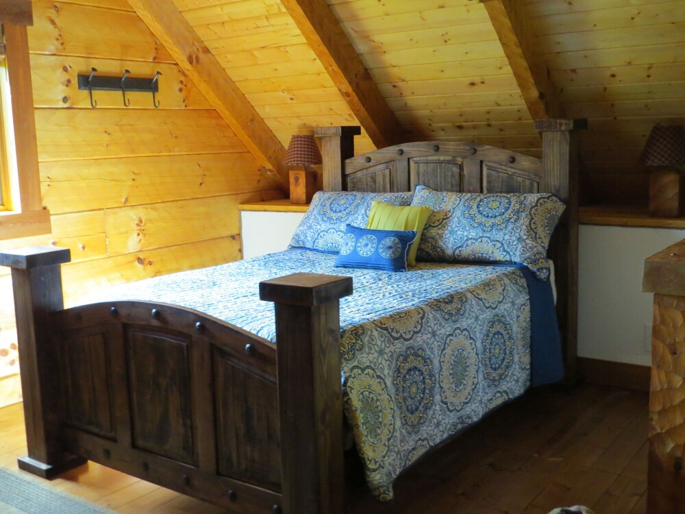 Southern Comfort Lakeside Cabin Resort - photo 9